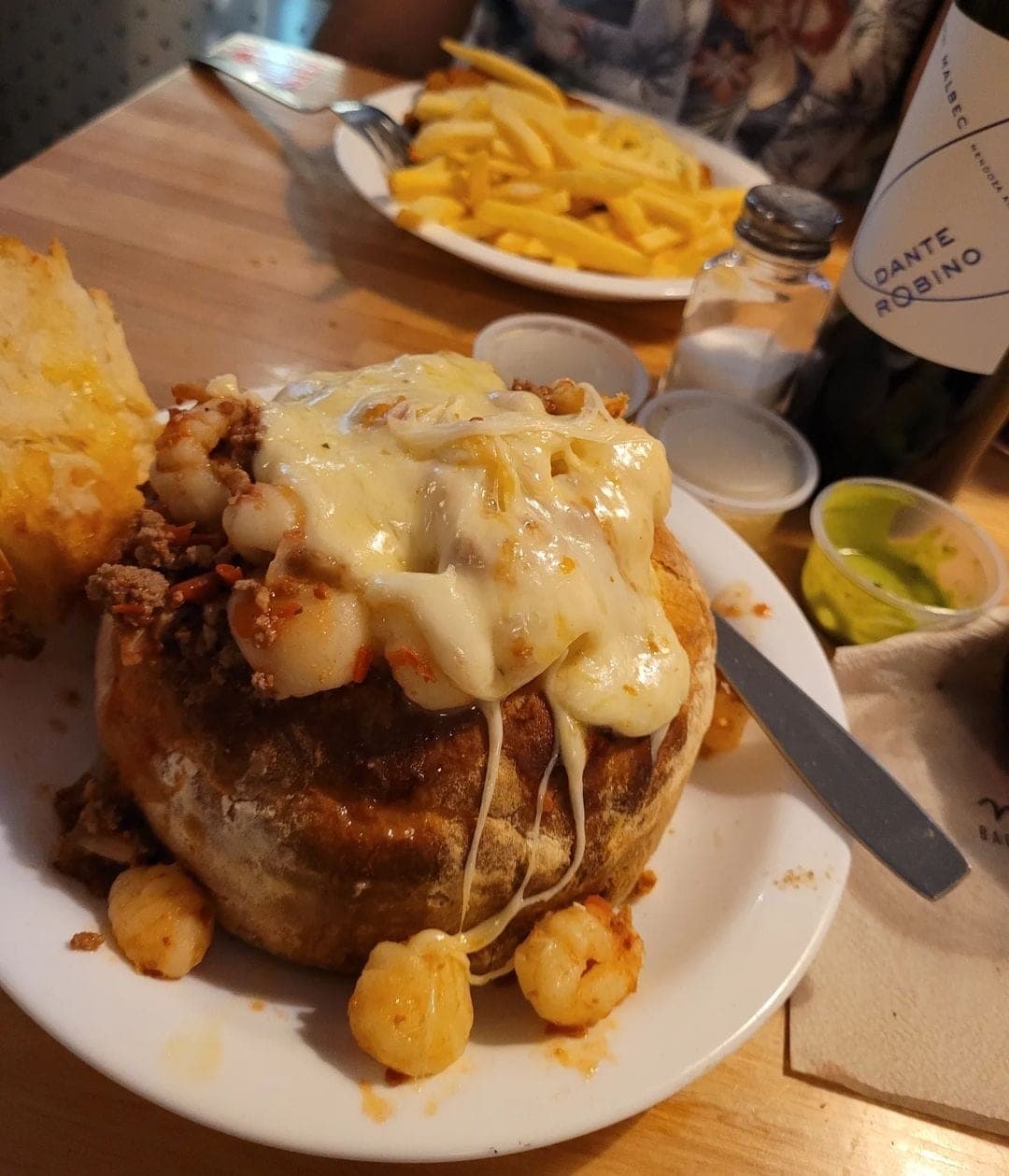 Volcán de ñoquis con queso de Monti